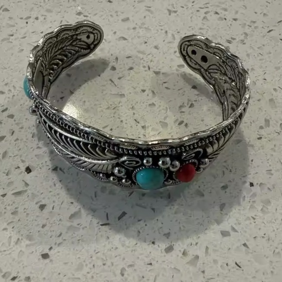 Vintage Retro Silver Feather Cuff Bracelet - Picture 2 of 4